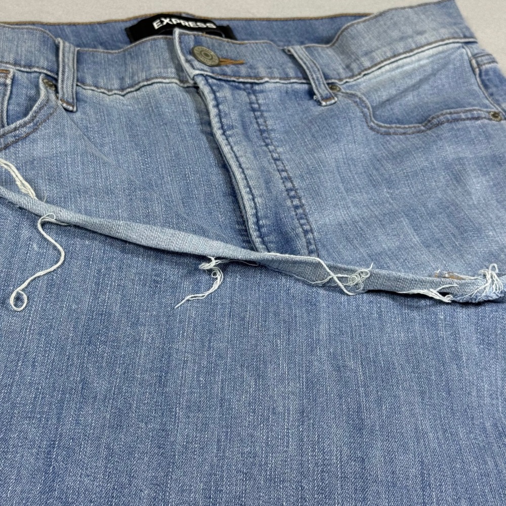 Express Bell Flare Mid Rise Light Wash Raw Hem Stretch Jeans Blue Women Size 12R